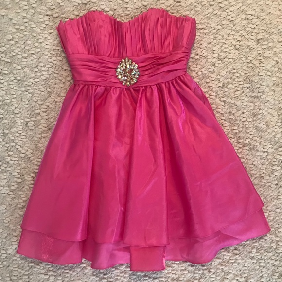 hannah S Dresses & Skirts - Hannah S. homecoming dress